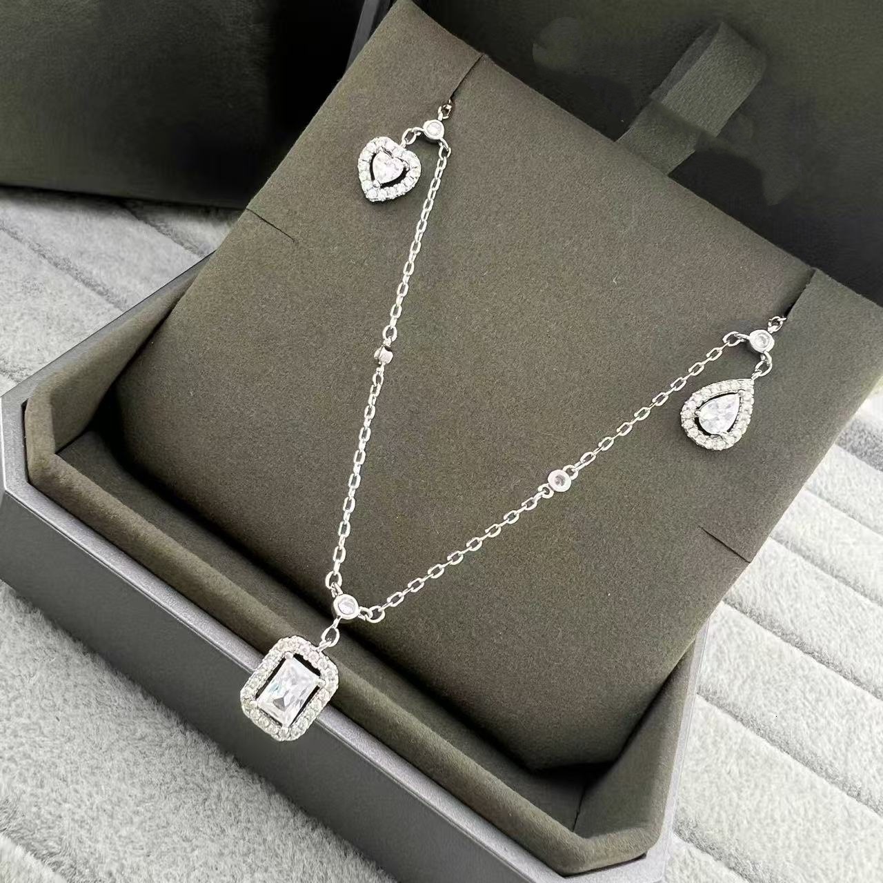 Designer Messikaas V Gold Plum House Necklace Women's Sugar Drop Full Diamond Inlaid Pendant Fashionable Tassel High-End Versatile Clavicle Cha