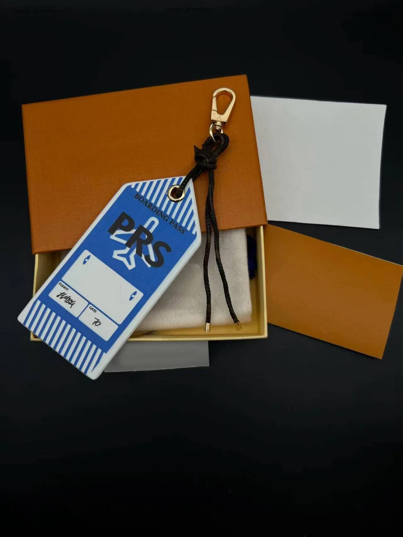 Étiquette de bagage en PU de Style carte d'embarquement à rayures rouges et blanches, avec bracelet en cuir, crochet doré, accessoire de voyage c