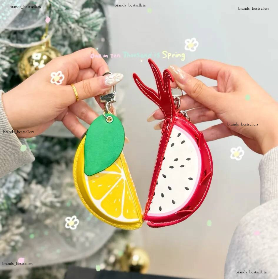 Date de luxe Designer Dragon Fruit Citron Sac Charme Pochette Porte-clés Porte-clés En Cuir Pendentif Clé Sans Fil Écouteurs Cas Cartes De Crédit