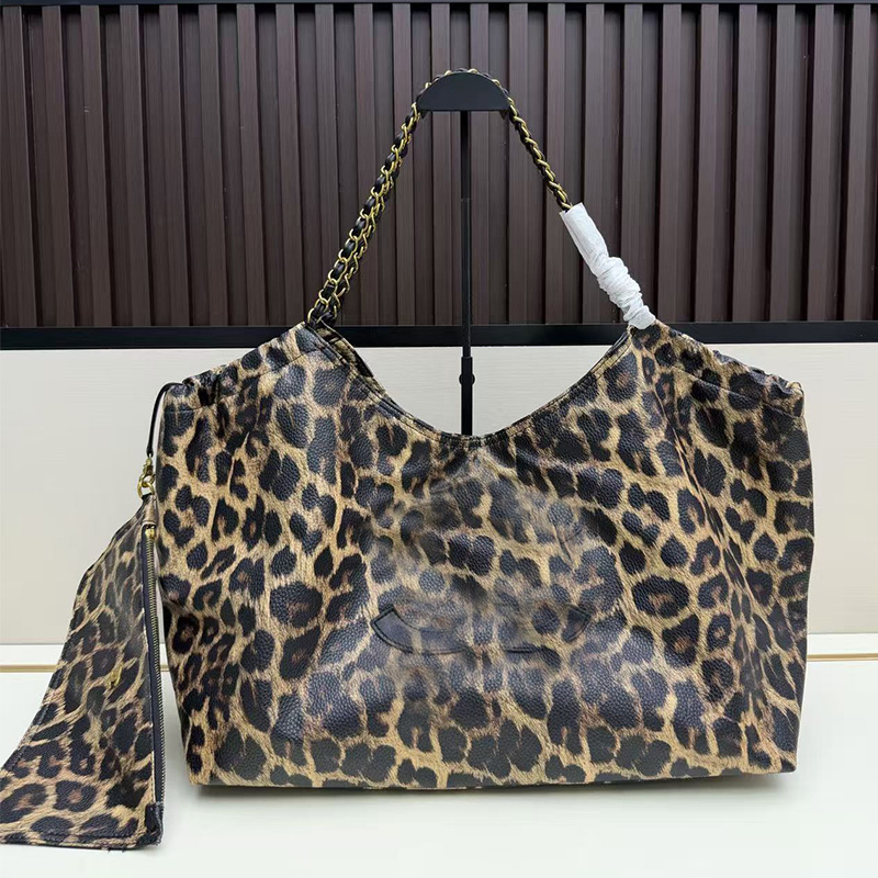 Leopard Women designer handbag with small Pouch purses Retro brown leopard large beach tote bags high quality U shape handle Chain Shoulder Bag