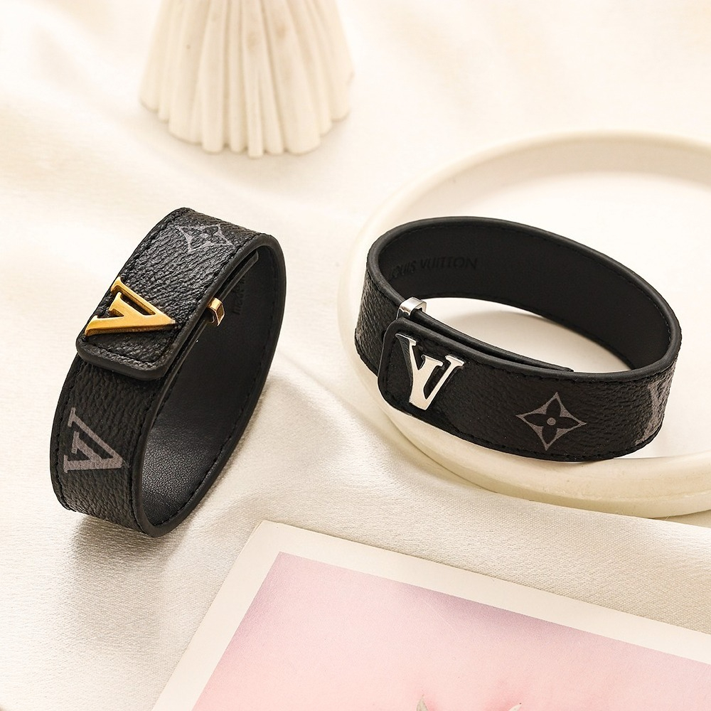 Charm Bracelet Leather Bracelet Fashion Classic Jewelry Designer Bracelet Black Brand Metal For Men And Women Lovers Jewelry Gifts