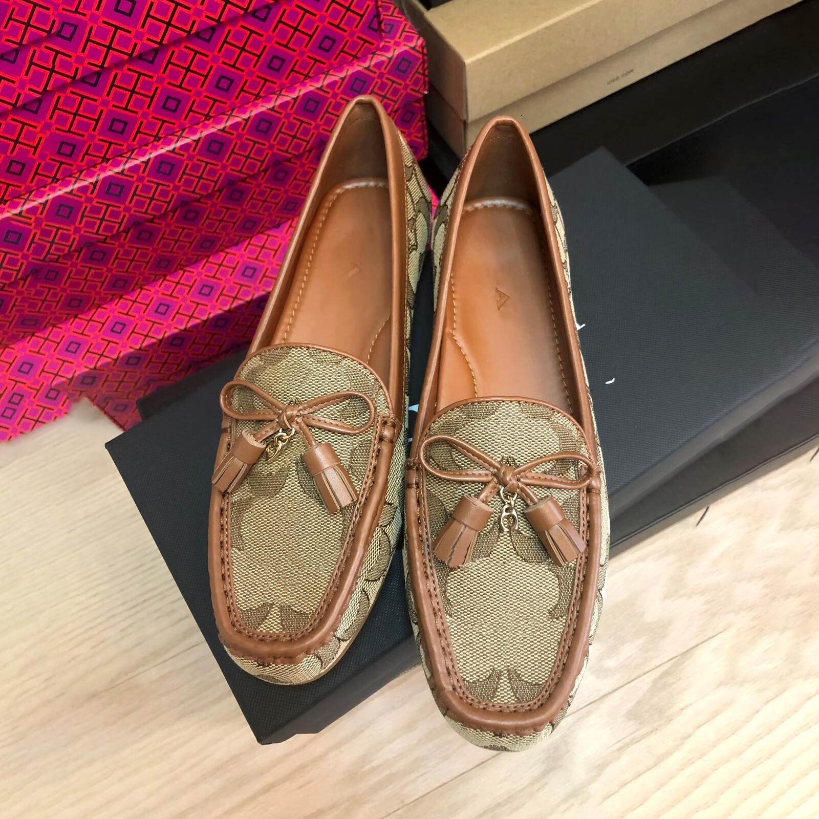10A Designer casual shoe sneakers Canva 2026 New brown Ballet Flat golf Fashion jacquard loafers Suede luxury espadrilles Retro women Fisherman Sexy