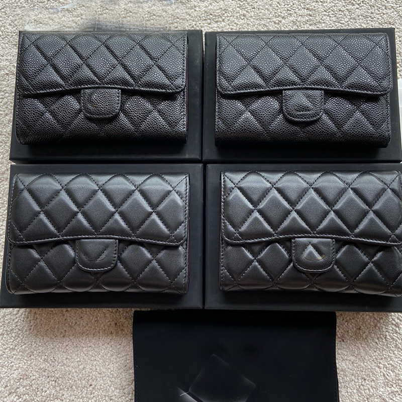 Cuir de caviar de qualité miroir Petits portefeuilles de créateurs Portefeuille à trois volets matelassé noir classique en peau de vache Plusieur