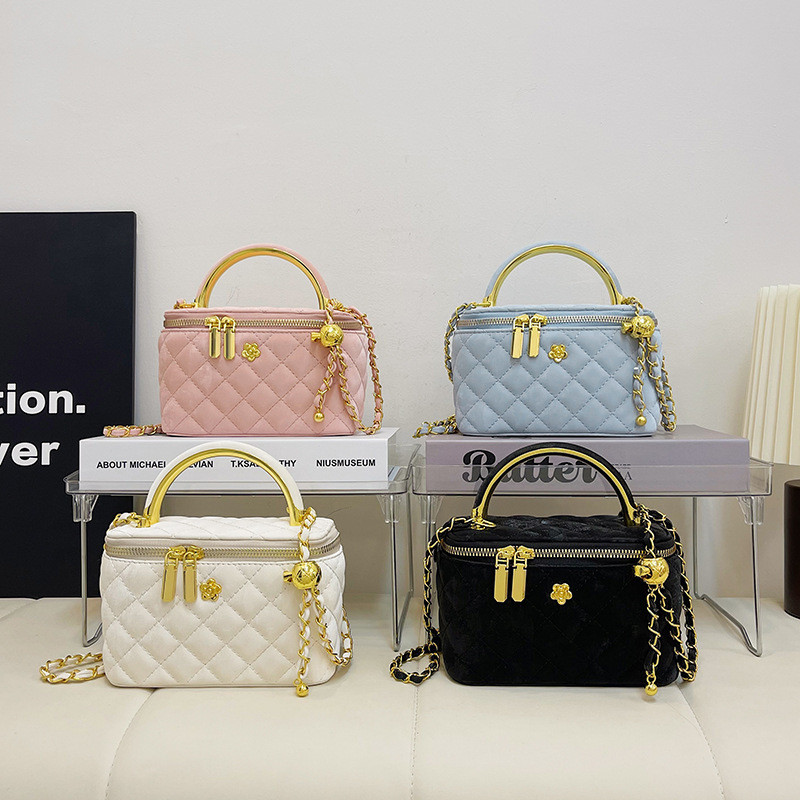 Designer Bags 2026 Trends For Women Luxury High Quality Shopping Summer Lightweight Formal Medium Bags Beach Tote Crossbody Handbag Shoulder Bag
