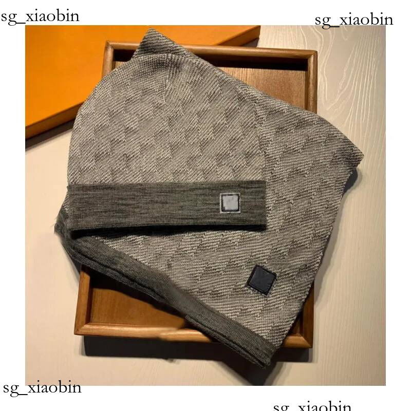 Scarves Sets Women mens knitted Scarf and Set Winter Warm Hats scarves Beanie Hat for men With BOX Hot