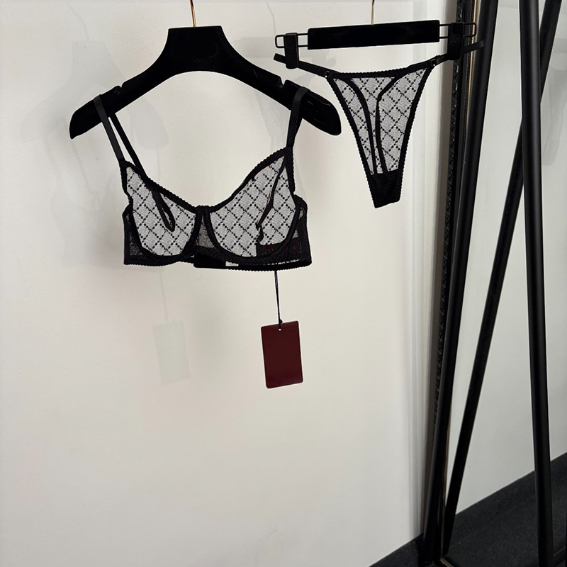 Ensemble de Lingerie Sexy en dentelle pour femmes, soutien-gorge transparent, string, 2 pièces, à armatures, romantique, fête, Club, chambre à co