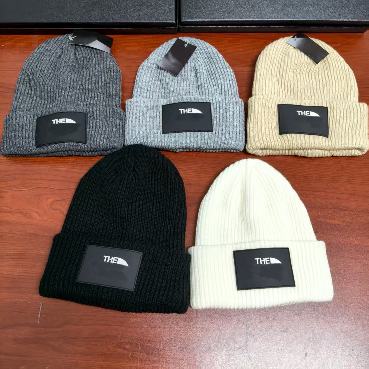 Unisex Winter Ribbed Knit Beanie Hat Outdoor Warm Cuffed Knitted Cap Patch Casual Solid Color Skull Cap for Men Women modern