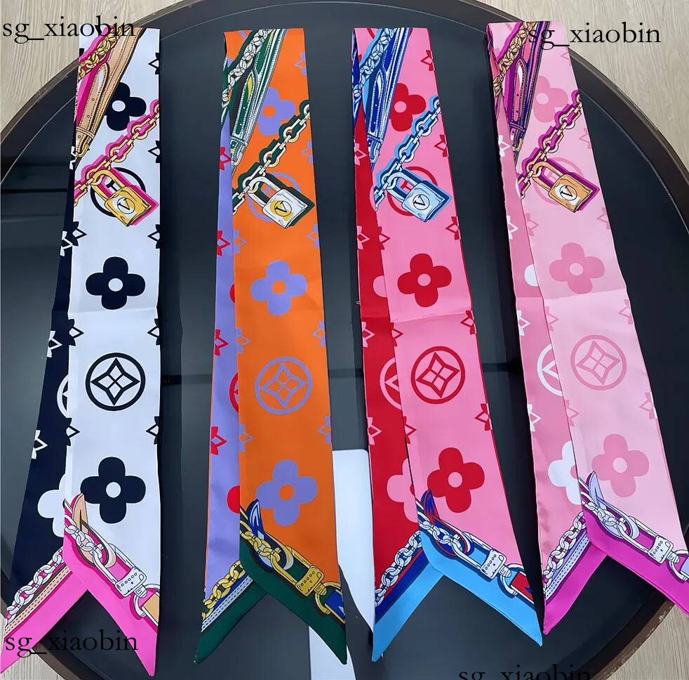 Personnalité classique Design Femmes Bandeau Mode Sac Écharpes Designer Écharpe Pour Femmes Cheveux Minces Foulards Cravate 20Style Avec Boîte 12