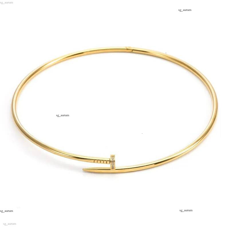 Pendentif Colliers Médaillons Designer européen américain Collier à ongles Diamant créatif pour hommes et femmes Hip Hop Collier en cristal exagé