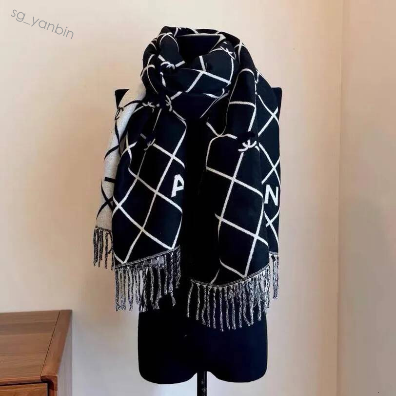 Designer luxury Cashmere Wool Scarves for Women Winter Scarf Fashion Classic Plaid Reversible Shawl Headband Pashmina Soft wear Hot Hot