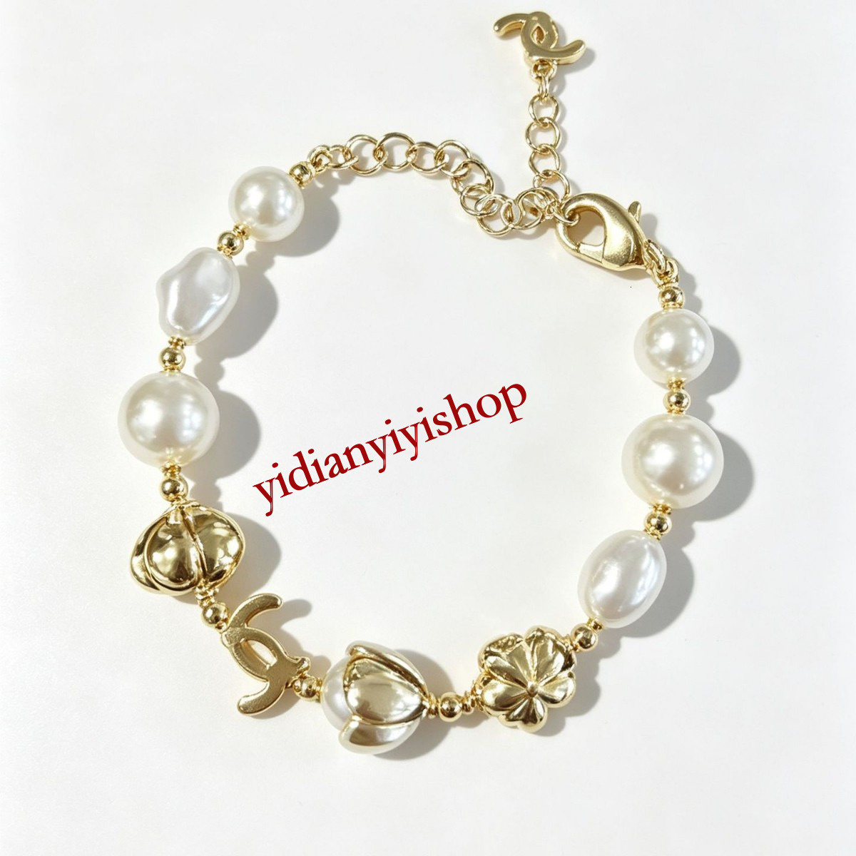 Designer Jewelry Channel Bracelet CC Bangle Pearl Flower For Women Featuring Gold-Colored Round Bead Heart-Shaped Clasp Delicate And Luxurious Piece