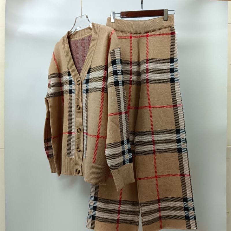 Designer's new women's suit - Exquisite and luxurious geometric knitted suit - Comfortable autumn outfit. The top is paired with straight-