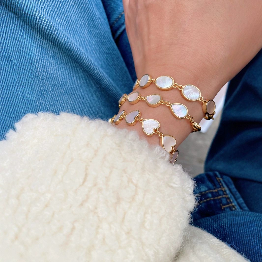 Luxurious Designer Style Geometric White Pearl Bracelet For Women, Light Luxury, Niche Design, High-end, Simple And Elegant.