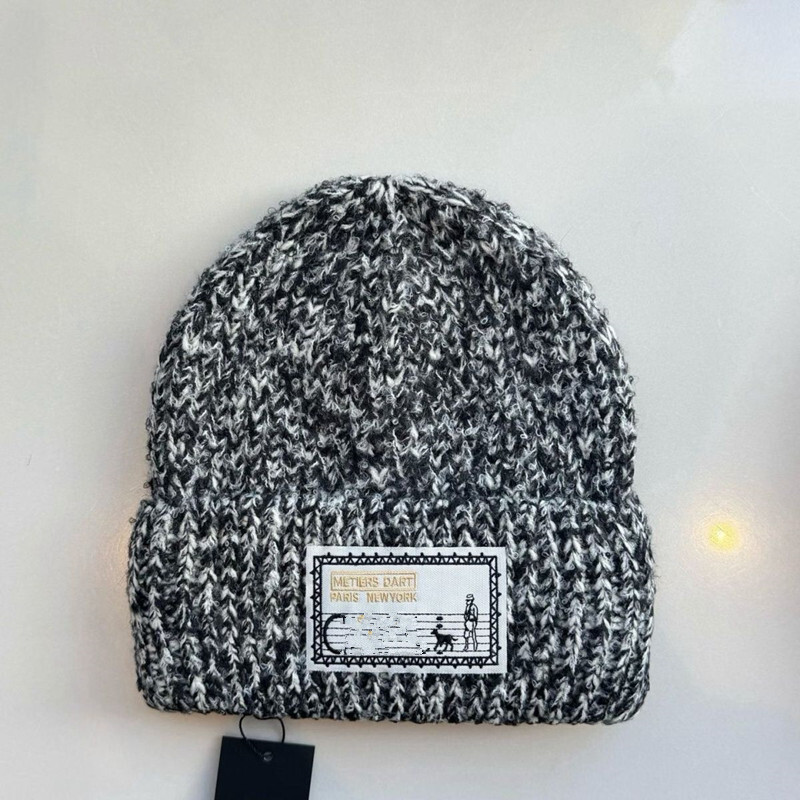 Classic beanie hat fashion designer pom poms classic twill knit hat letter embroidery luxury Italian brand wool hat autumn and winter quality plush