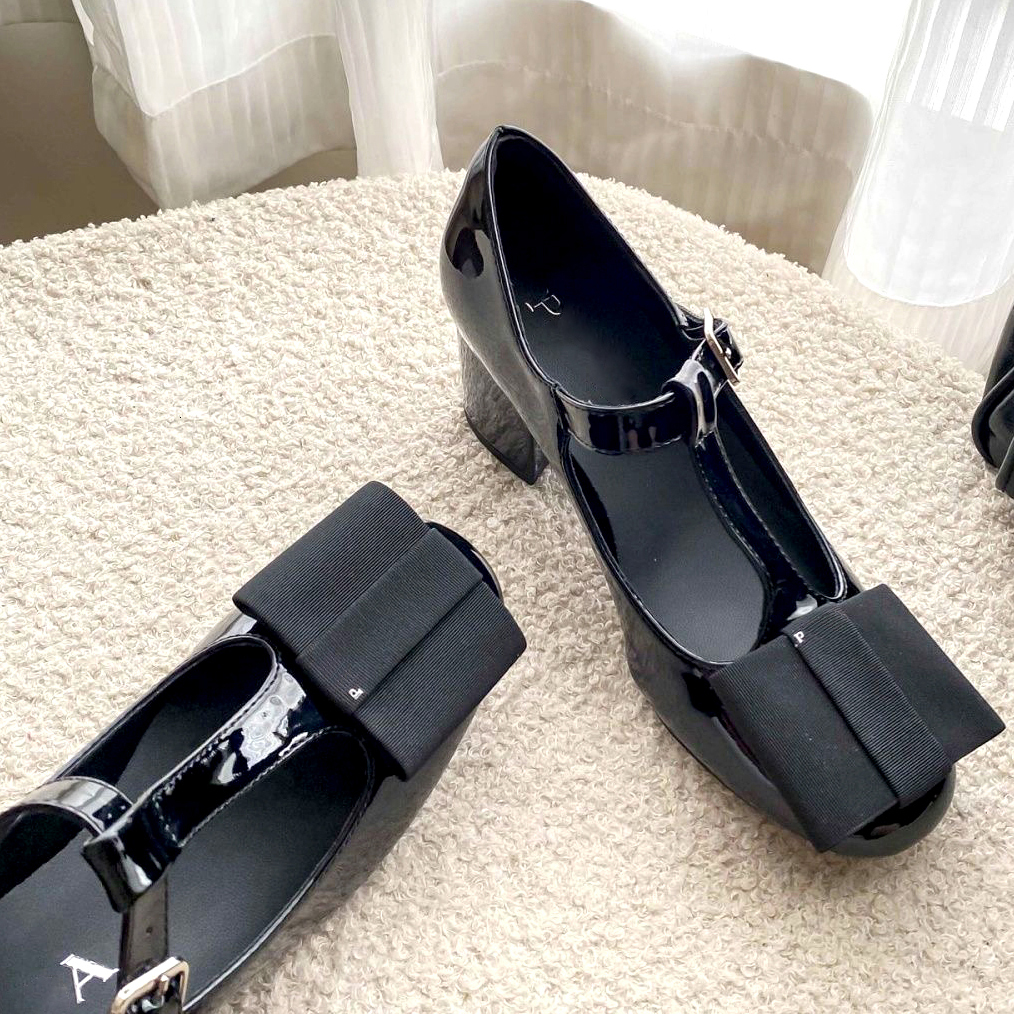 Designer di lusso Mary Jane in vernice Pelle da viaggio all'aperto Pub Scarpe eleganti Donna Décolleté sandalo con tacco hasp Nuova moda Vacanza Cas