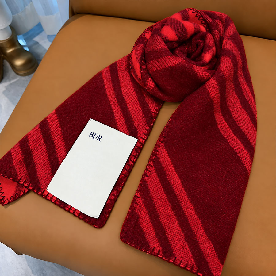 Écharpe de créateur Accessoires de châle Écharpe à rayures Foulard classique Foulard carré Tour de cou Laine et cachemire de haute qualité avec m