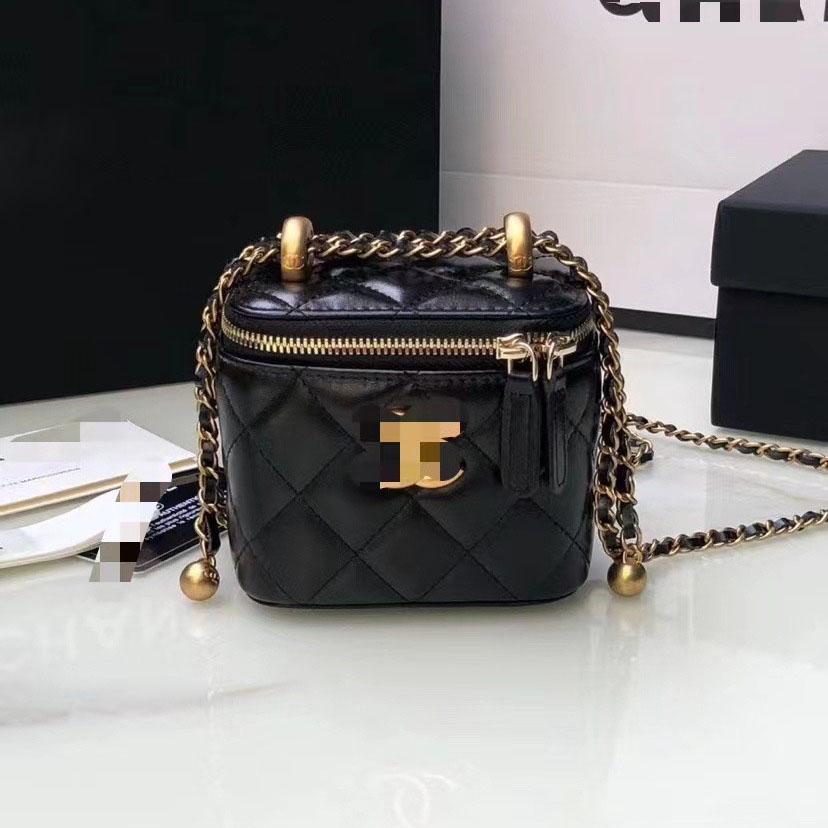 Designer Vanity Bag CC metal logo designer bag Cosmetic Bags with Chain Strap Crossbody Bag High Quality Leather Bag Womens Makeup bag Small Handbag