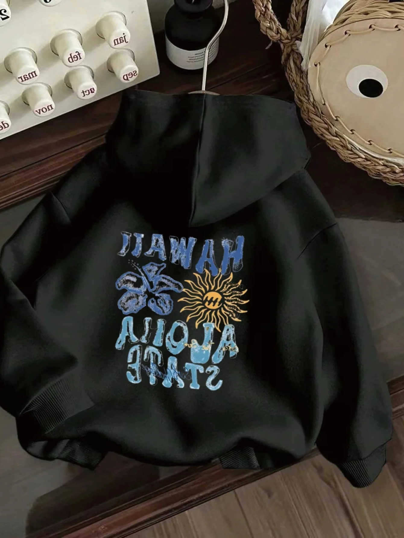 Autumn Winter Hawaiian Flower 2026 Print Creative Letter Women's Long sleeved Round Neck Comfortable Sweatshirt Casual Clothing D260915