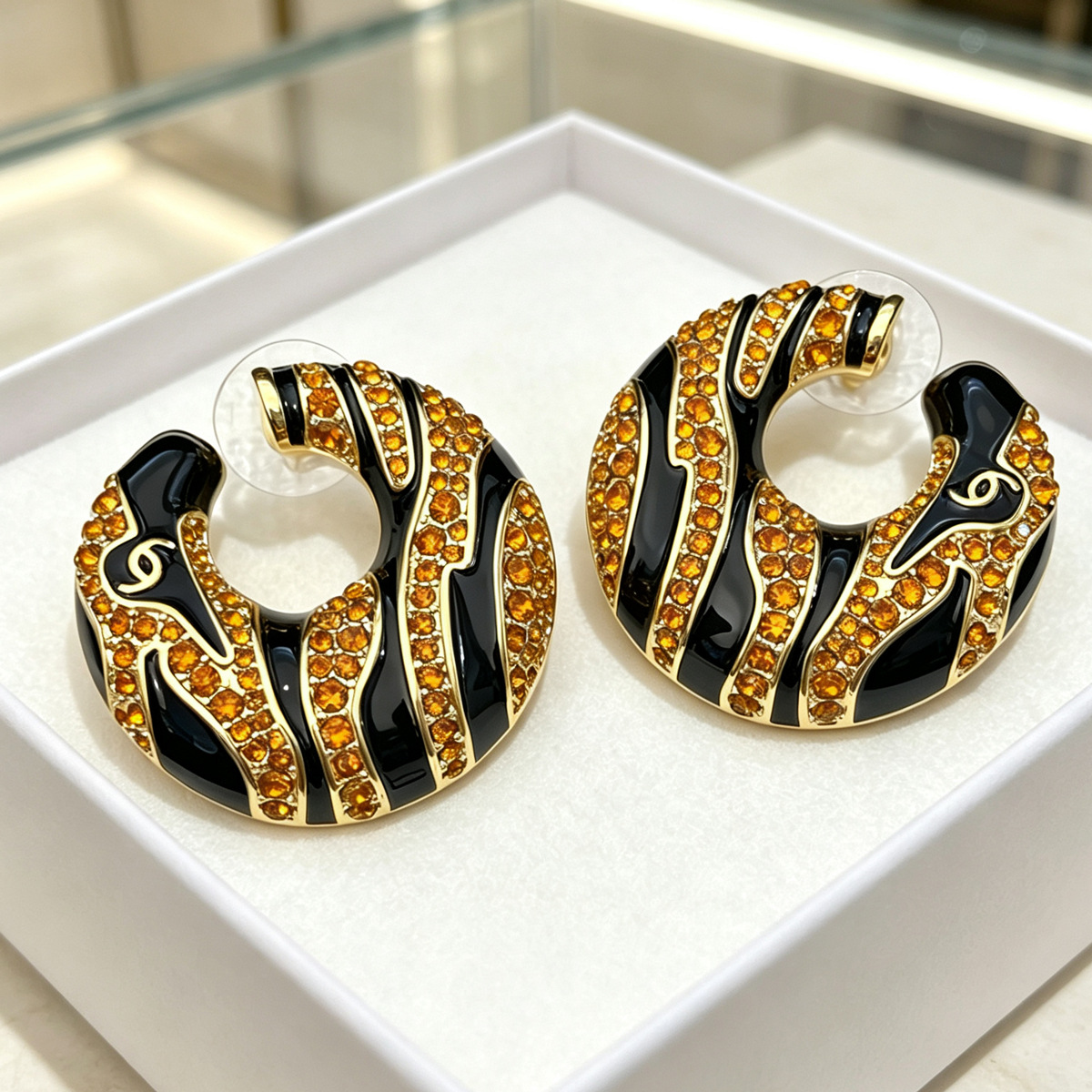 Leopard Print Enamel Hoop Earrings for Women Vintage Black Brown Rhinestone Inlaid Hollow Circle Drop Earring Fashion Party Jewelry