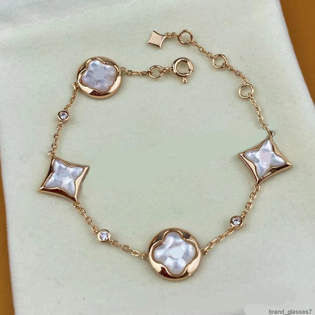 High quality 18k gold Four-leaf clover designer bracelet hot Lady Designer Stainless steel Shell fritillaria charm clover Bracelet luxury jewel Danc