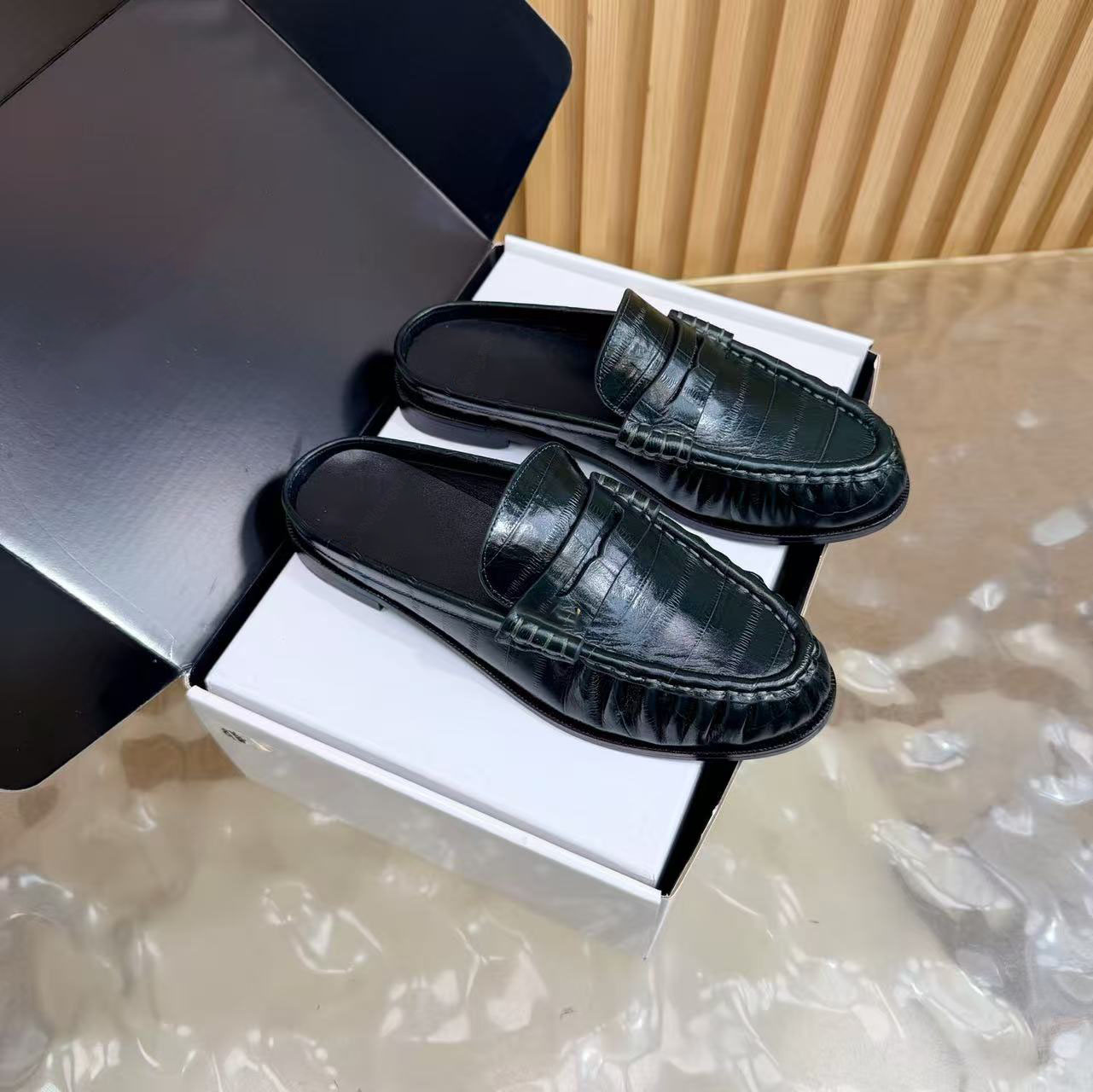 10A Top Quality Stylish Retro Practical and Chic Simple Women's Casual Shoes
