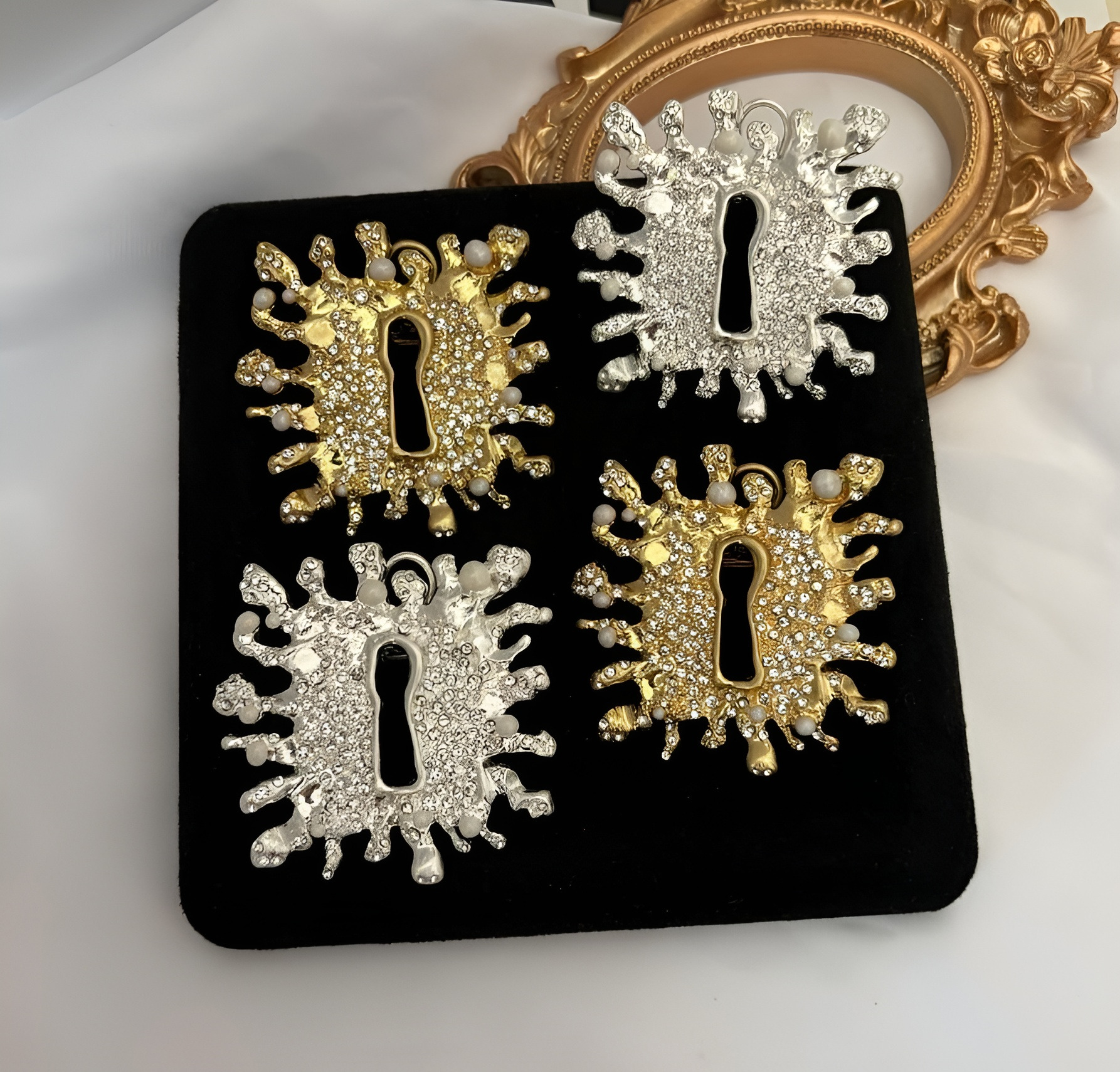 New Designed women gold earrings Keyhole inlaid diamond enamel natural stone earrings Ear studs Designer Jewelry Schiaparelli-Rs22001116