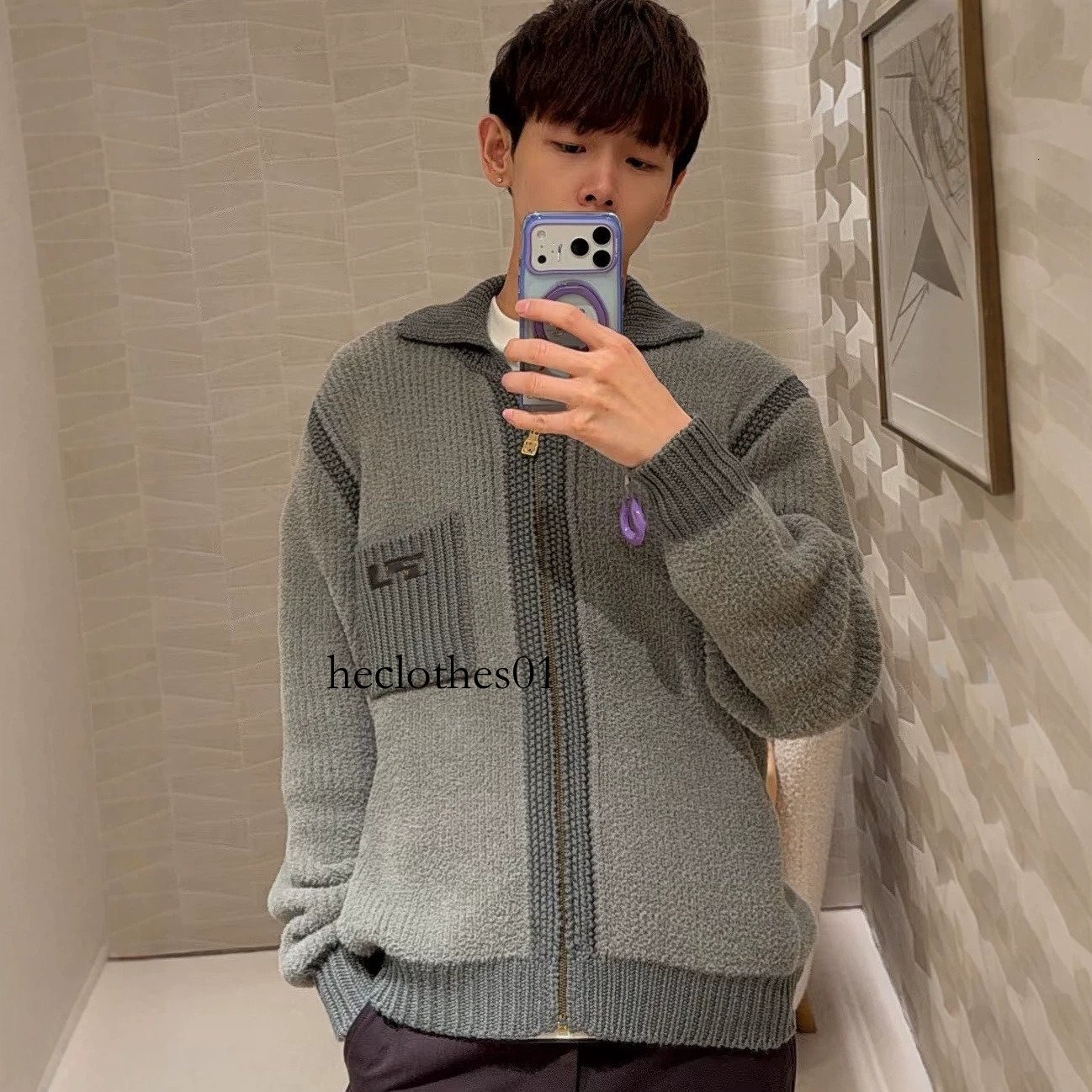 Luxurious designer men's knitted sweater 26 new autumn/winter collection: a leather-embellished, pocketed, collared, plain-knit, zip-up sweater