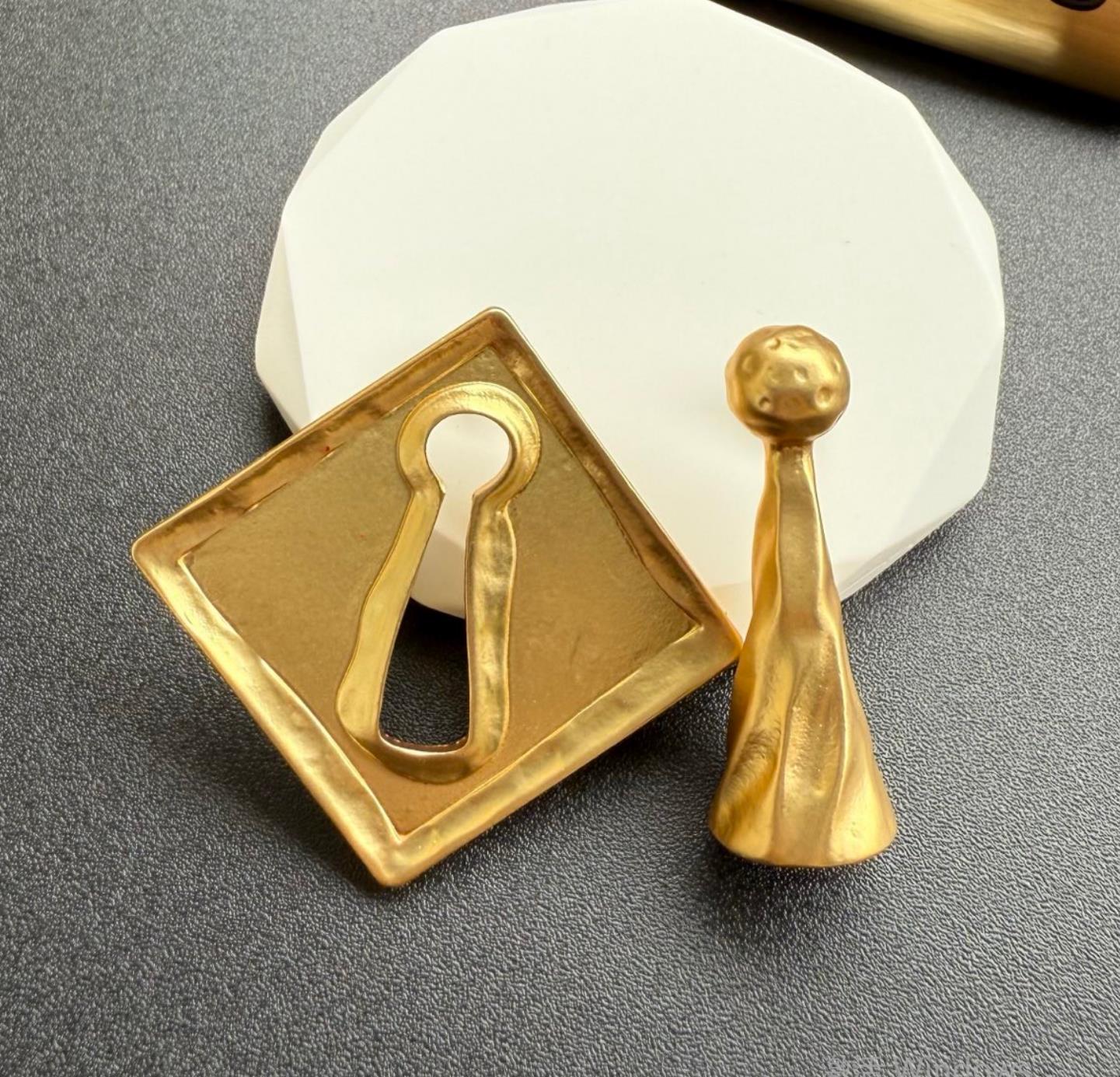 New Designed women earrings Classic Keyhole Series Key hole Earring Ear studs Designer Jewelry Schiaparelli-R100627