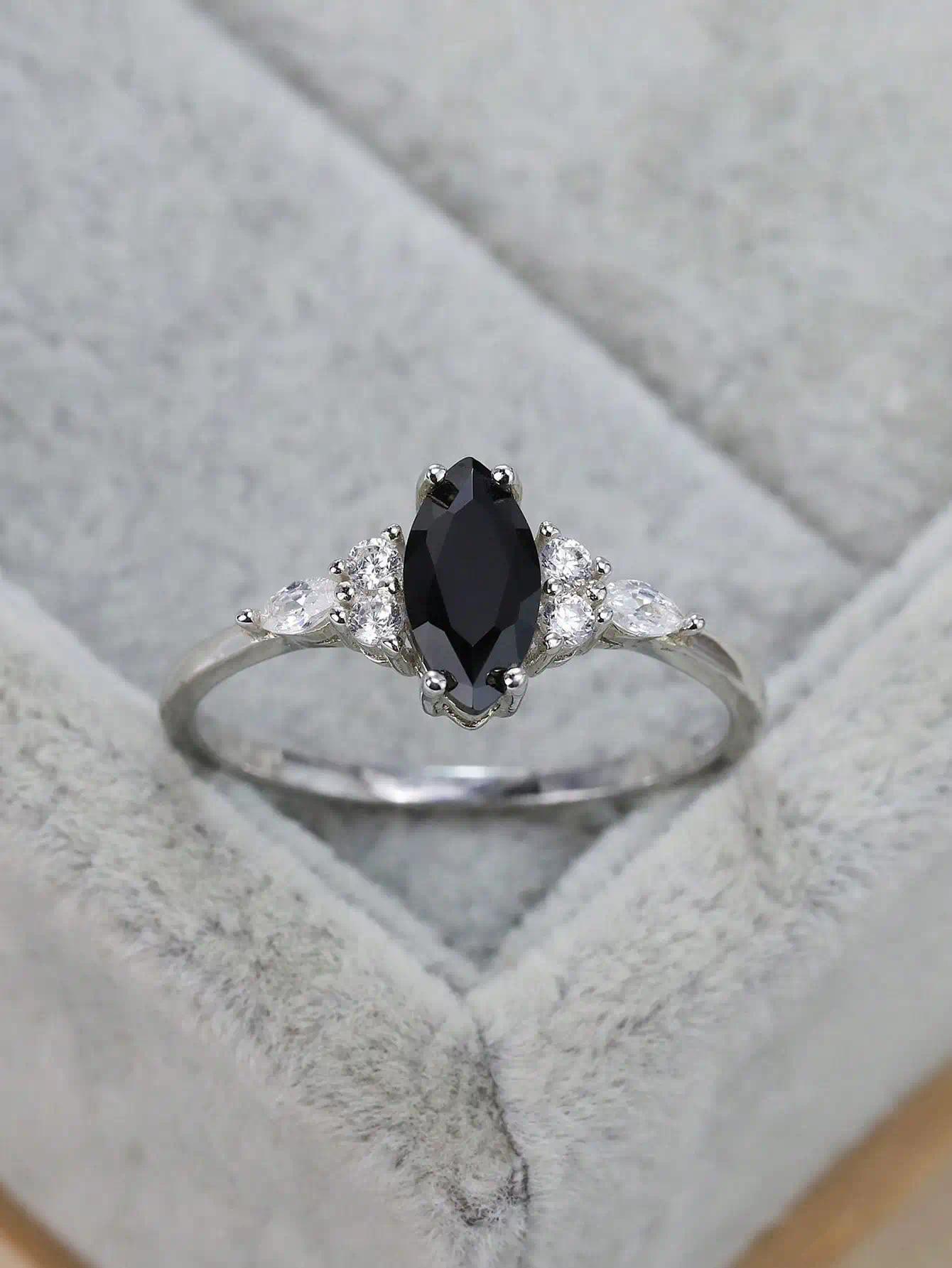 2026 New Hot Sell Silver Ring Oval Black Agate Set with Diamond Simple Design in Europe and America Prom Party Style Fashion Women