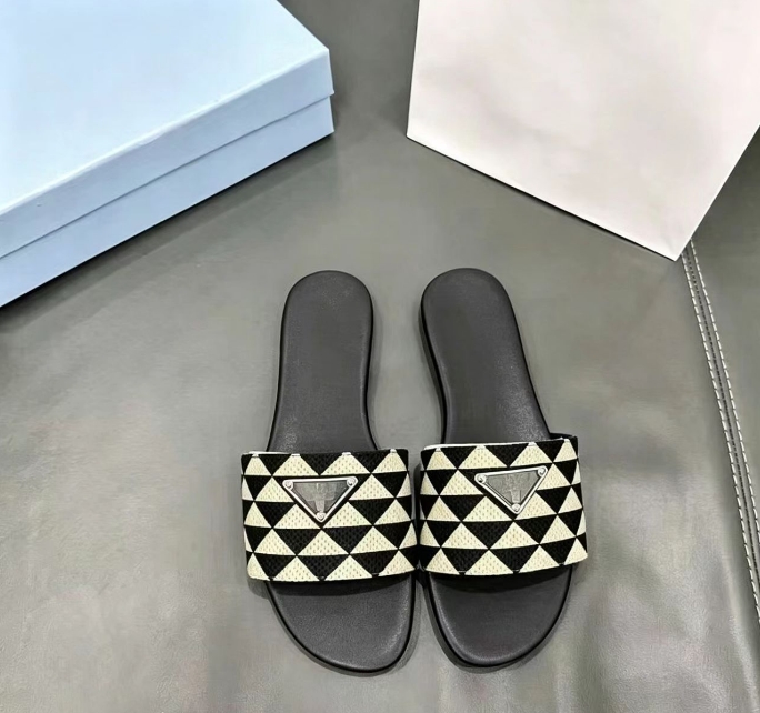 Slippers Designer Womens Sandal Summer Beach Stripes Casual Flat Slippers Sliders women ladies flip flops Embroidery Double PAD123