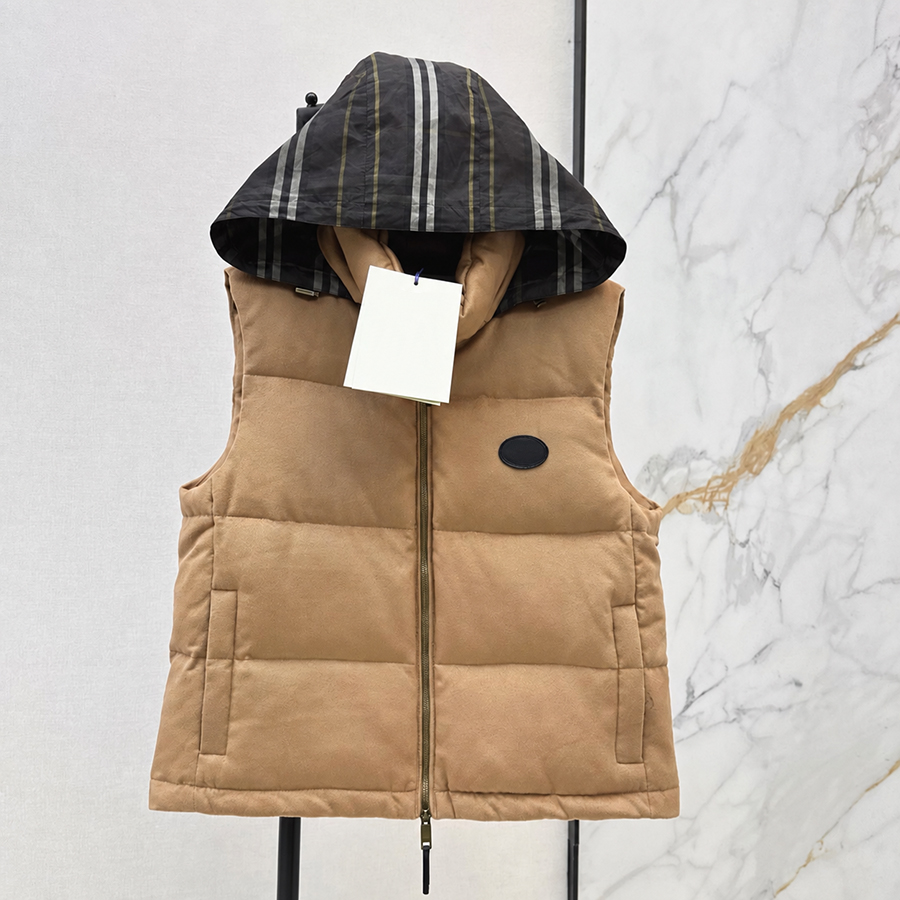 Designer Down Jacket Vest Classic Women Jacket White Duck Down Jacket Lamb Fur Coat with Fleece Lining Down Vest Polar Fleece Vest with Classic Stri