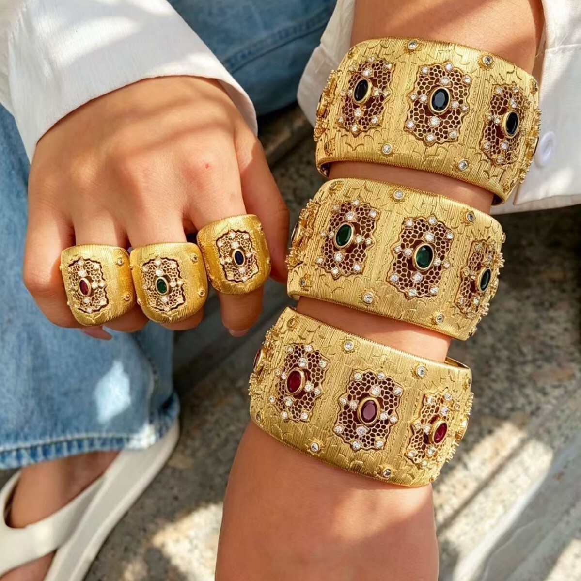 Luxurious Designer Italian Craftsmanship Antique Gold-plated Ring, With Delicate Micro-set Flowers, Light And Luxurious, High-end And Niche Design F