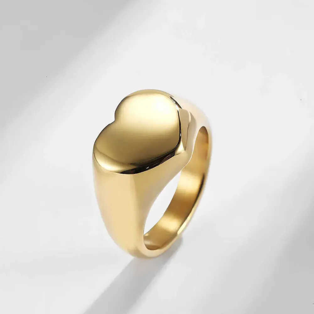 Band Plain Ring For Men And Women Stainless wedding Steel 18K Gold Plated Heart Smooth European Style Simple Proposal Jewelry Sol S260916J3UD