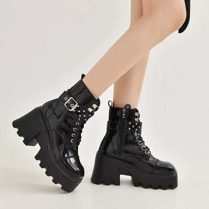 Gothic Thick 2024 Boots Platform Lady Autumn Shoes Women Wedges Knee High Boots Punk Street Motorcycle Chain D260916