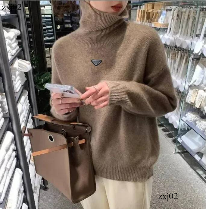 Sweater Designer Luxury Women Triangle Patch Sweaters Delicate Embroidered Woman Autumn Winter Slim Large Undershirt Han Version Of Long Sleeved Swe