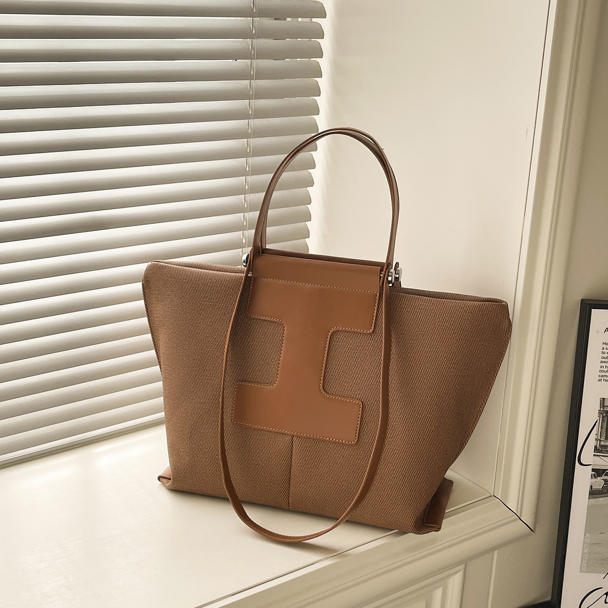 Large-Capacity Personalized New Fashion Casual Retro Shoulder 2026 Spring/Summer Women's Trendy Tote Bag TB BHULAMTE