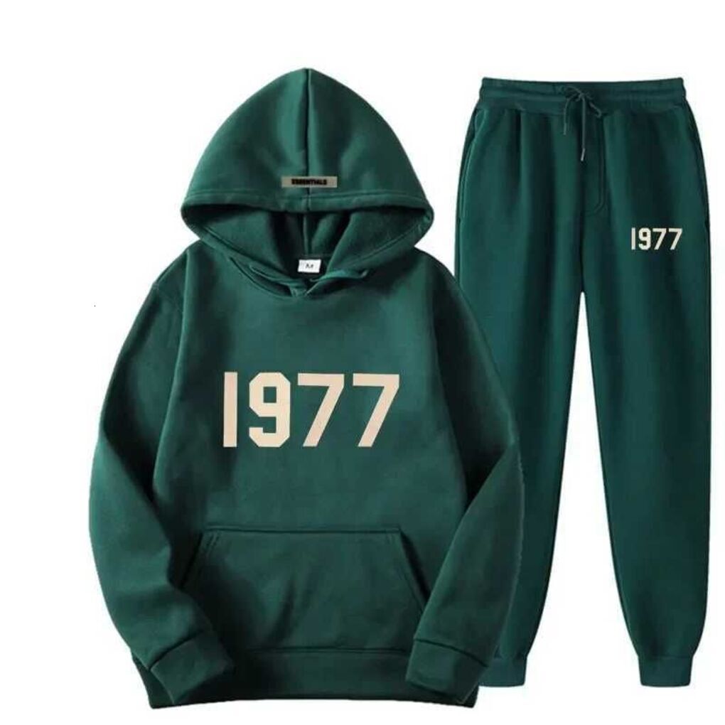 Essential 1977 Man Tracksuit Designer Essss Sportswear Two-Piece Set, Long Style, Loose Fit, Trendy Brand, Printed Design, Sporty And Casual Sporrt