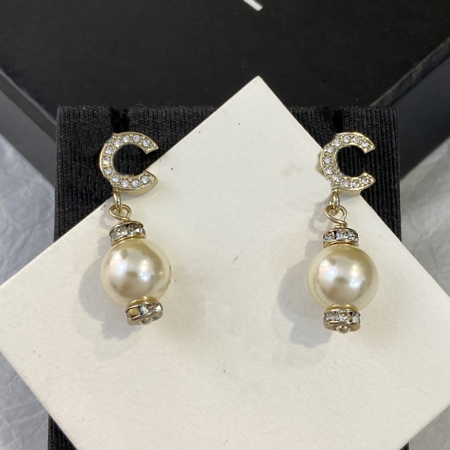 Designer Stud Metal Fashion Charm earrings C High-Quality Luxury Letter Style with Diamonds Pearls Fashionable Gift for Women cc jhk54d