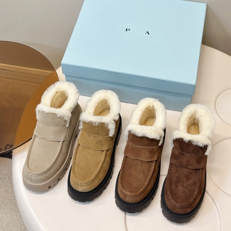Designer boots Top Quality Luxury triangle Classic boots Toes booties New Fashion simple chunky heel ruched fall winter thick sole boot