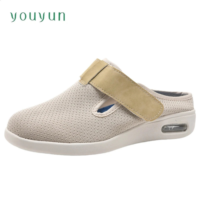 Summerautumn plus size middleaged and elderly women's half drag sandals lightweight non slip wearresistant men's casual shoes 260916