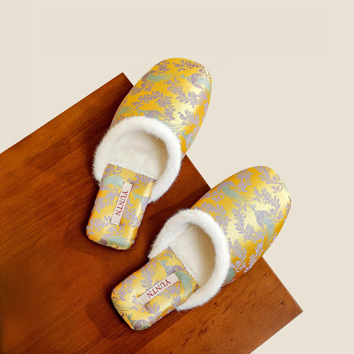 Autumn and Winter Chinese Style Slippers Light y Satin Elegant Plush Cotton Womens Velvet Warm Non Slip Home 260917