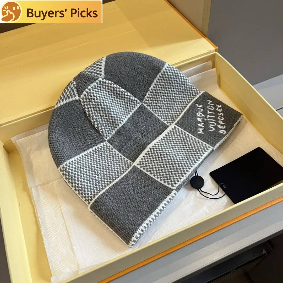 2026 new Unisex Men's Bonnet Designer Women's knitted Beanies Fashion Trend For Sutumn Snd Winter Warm Matching Clothes Gift