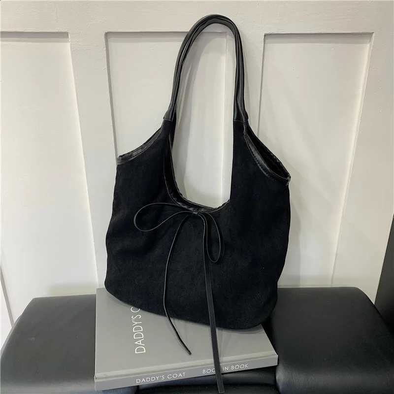 Designer Trend 2025 Winter New Casual Tote Faux Suede Bow Large Capacity Versatile Shoder Bags Simple Casual Durable Wen's Handbags J260916