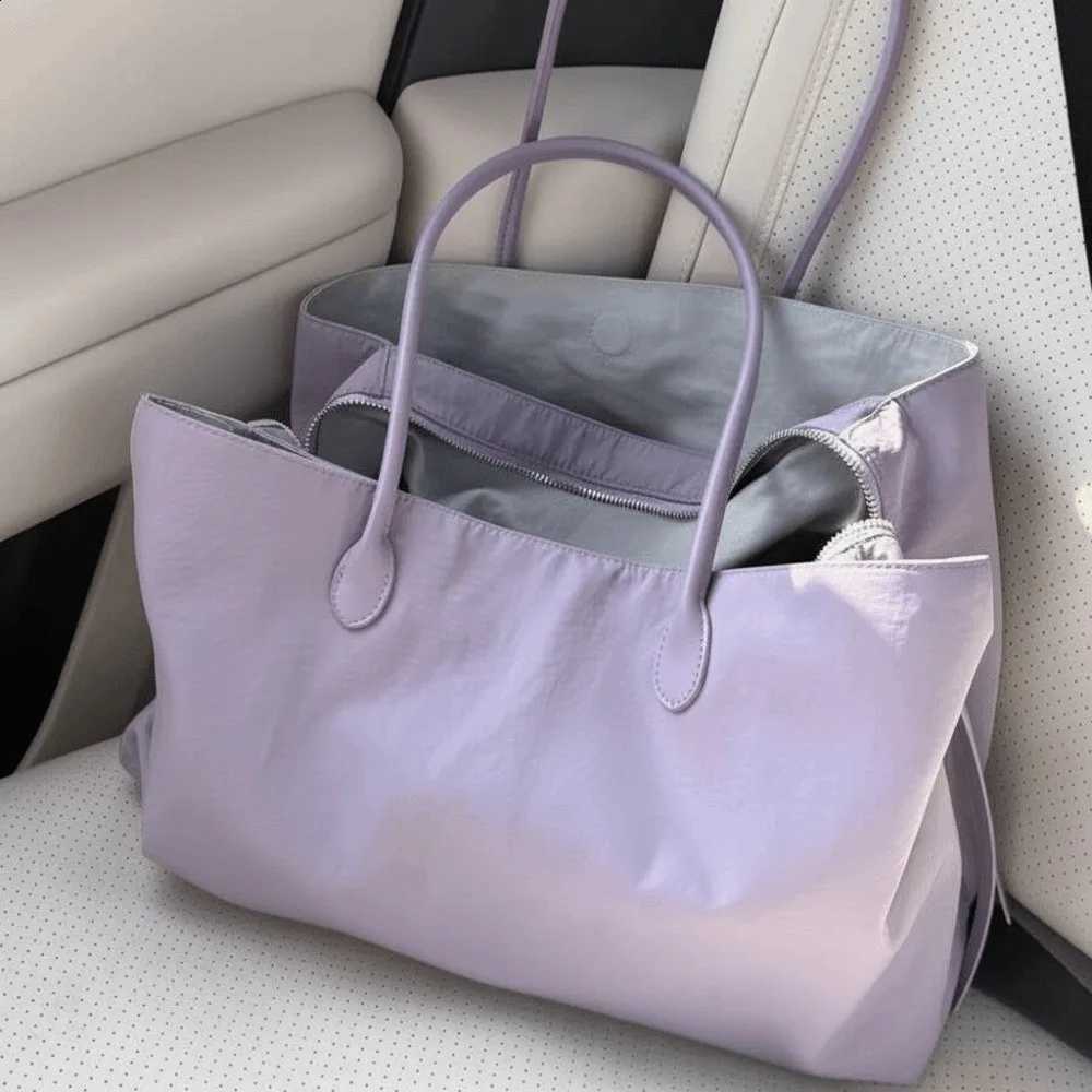 Designer Tote Lightweight Nyl Travel Bag Blocked Light Spring Summer Large Capacity Bag Mtiple Cpartments New Design J260916