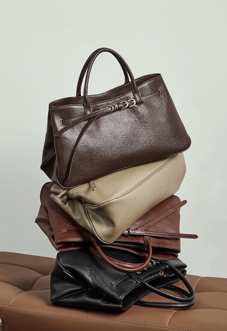 Designer Bag Retro Bag Planttanned Cowhide Leather Simple Belt Buckle briefcase Handbag Trendy New Fashion Tote Bag for Commuting Handbags Large Cap