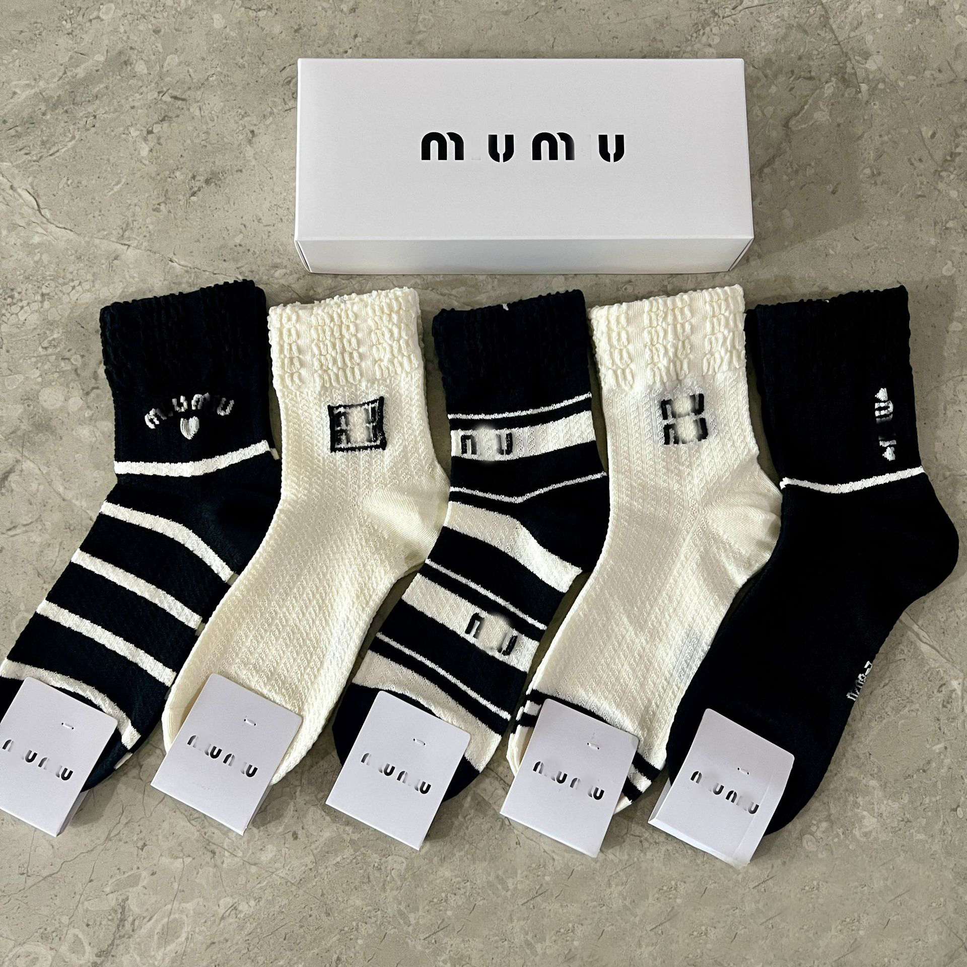 Designer fashion Men socks Women High Quality Cotton classic Ankle Letter Breathable black and white mixing Football basketball Sports Sock high qua