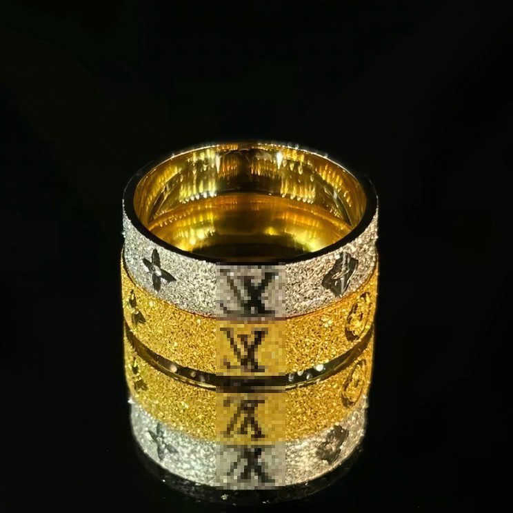 Letter Sparkling rings Matte Solid Retro Clover Lucky High End Ring Couple Jewelry for Men Women High quality S2609161UYO