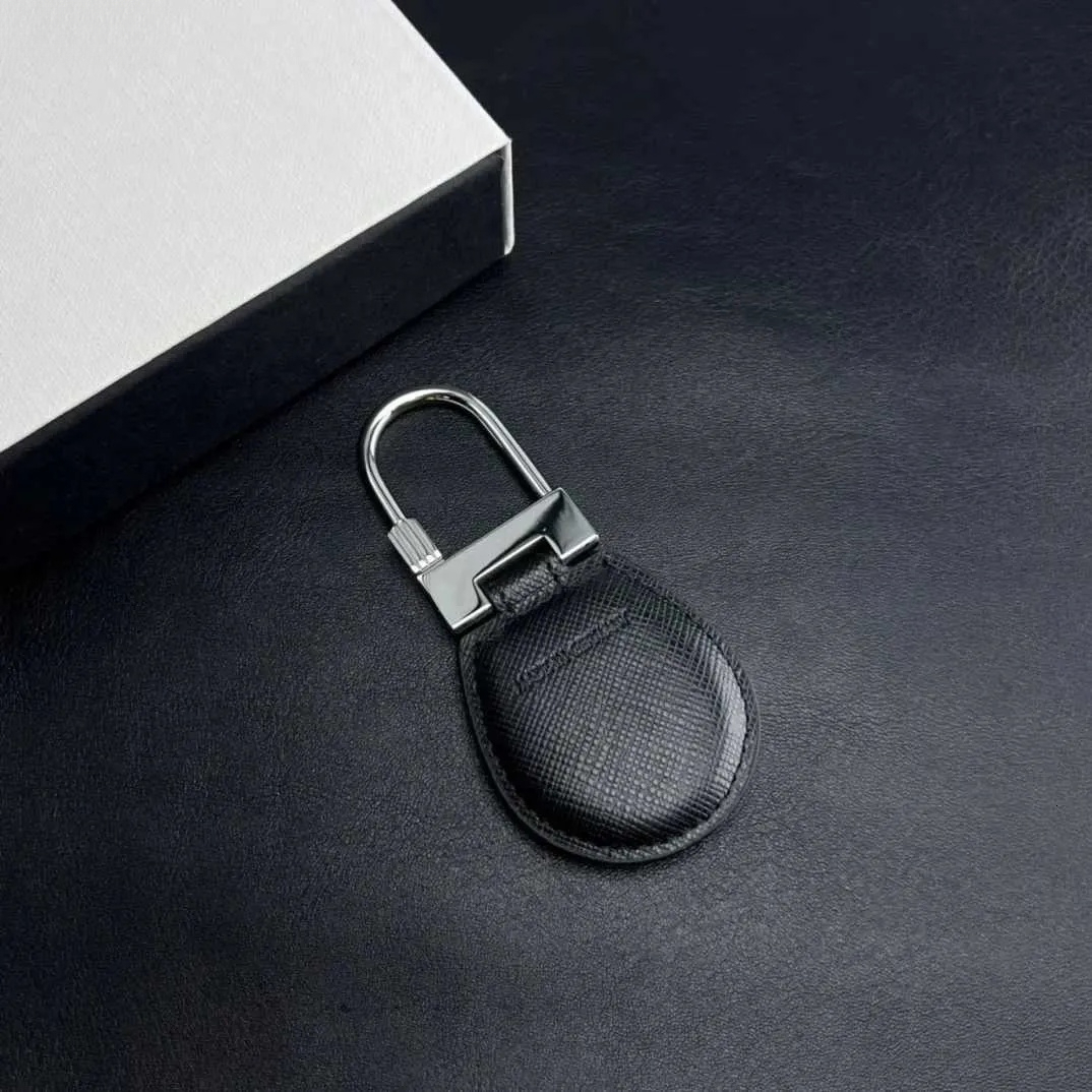 Porte-clés Lanyards Porte-clés MB en cuir tendance pour homme pour un usage quotidien et un choix de cadeau privilégié J250519