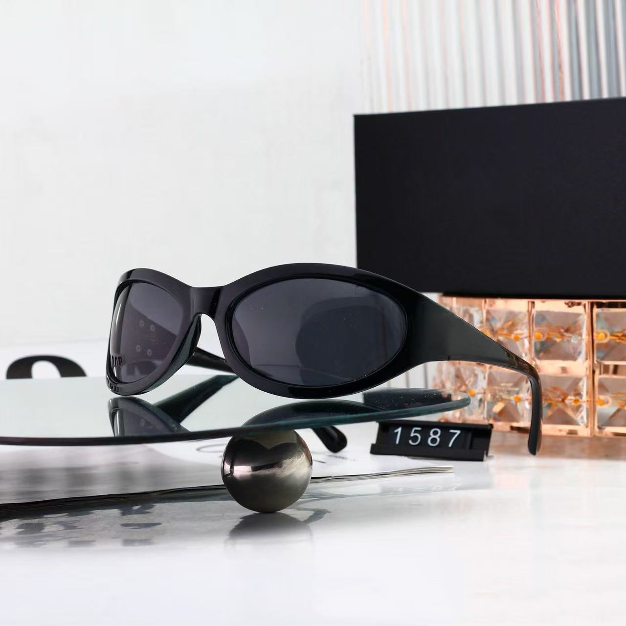 Top luxury Sunglasses Brand designer womens Mens Goggle senior glasses Vintage Metal Sun Glasses With Box Retro Shield lens Plate Full Frame