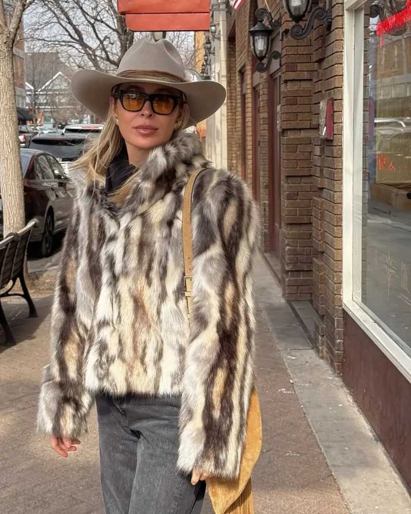 Women's faux fur coat new ETJ women's 2025 winter fashion animal print natural color imitation fur standing collar jacket warm short coat
